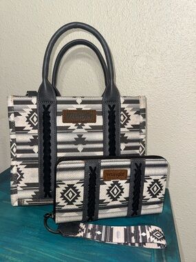 Wrangler Black & Gray Aztec Tote with Matching Wristlet